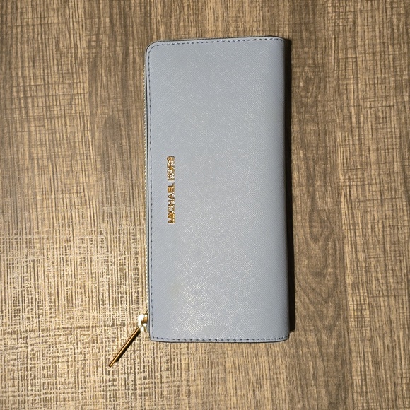 🆕️Micheal Kors Wallet - Picture 1 of 4